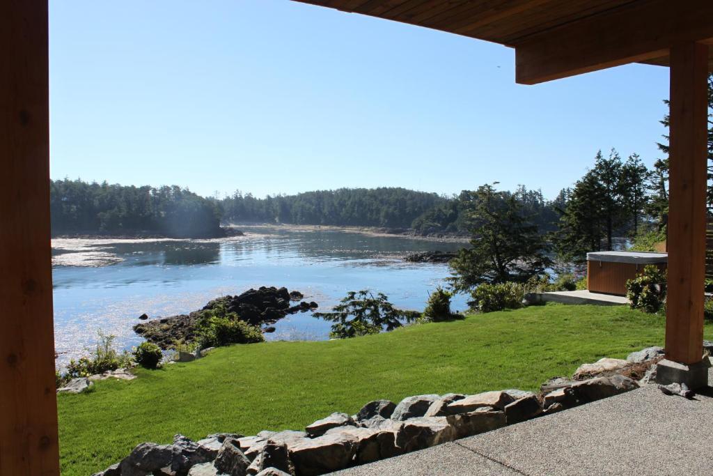 Cygnet Cove Suites Ucluelet Rum bild