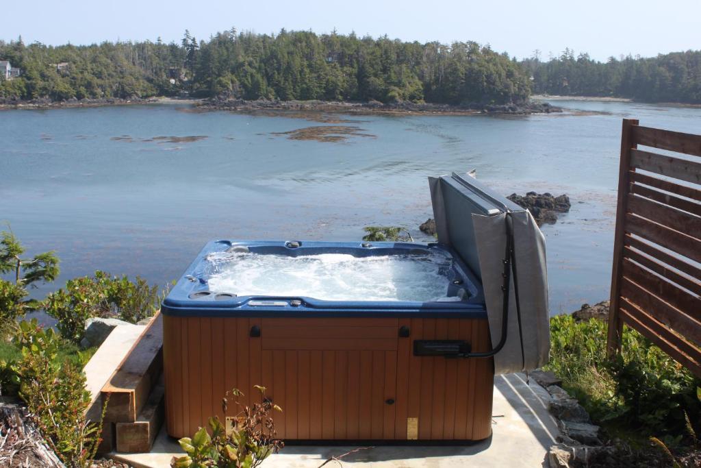 Cygnet Cove Suites Ucluelet Exteriör bild