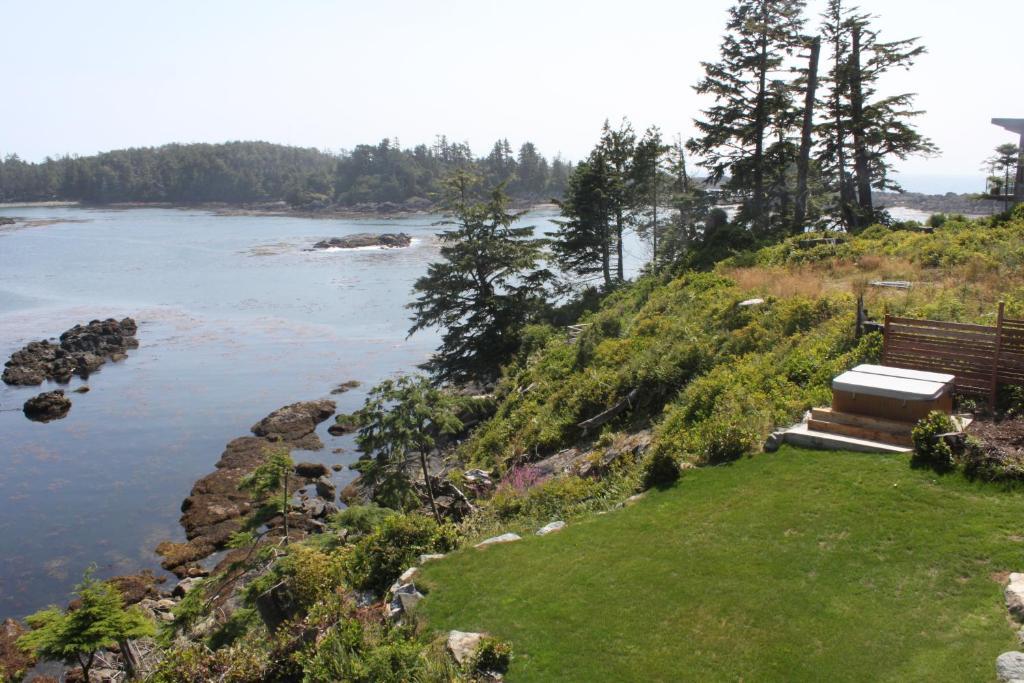 Cygnet Cove Suites Ucluelet Exteriör bild